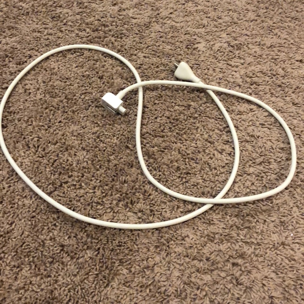 MacBook extension cord